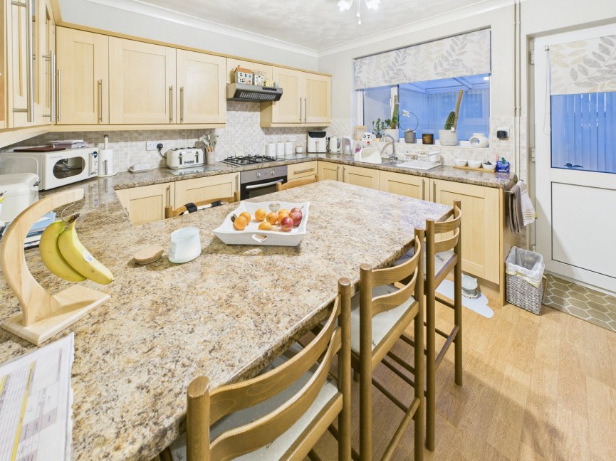 3 bedroom House for Sale Park Drive, Baldock, Hertfordshire