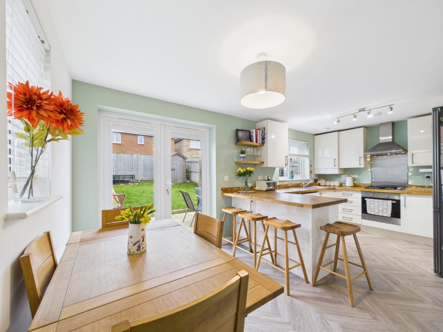 4 bedroom House for Sale Hampshire Road, Royston, Hertfordshire