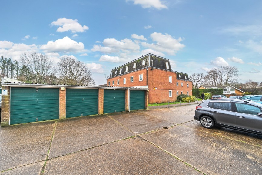 1 bedroom Flat for Sale Grove Court, Arlesey, Bedfordshire