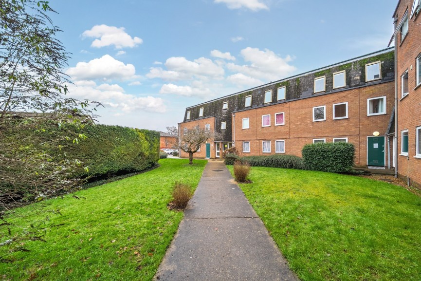 1 bedroom Flat for Sale Grove Court, Arlesey, Bedfordshire
