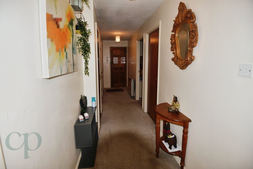 2 bedroom Property for Letting High Street, Shefford, Bedfordshire