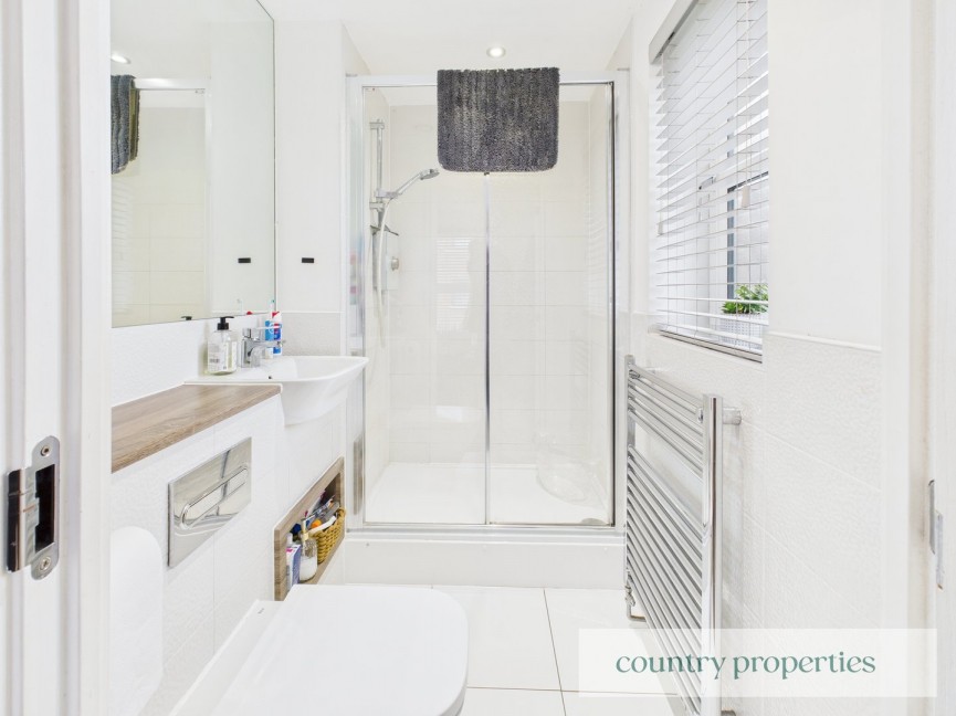 2 bedroom Flat for Sale Bridge Road East, Welwyn Garden City, Hertfordshire