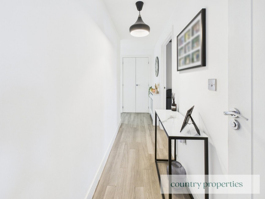 2 bedroom Flat for Sale Bridge Road East, Welwyn Garden City, Hertfordshire