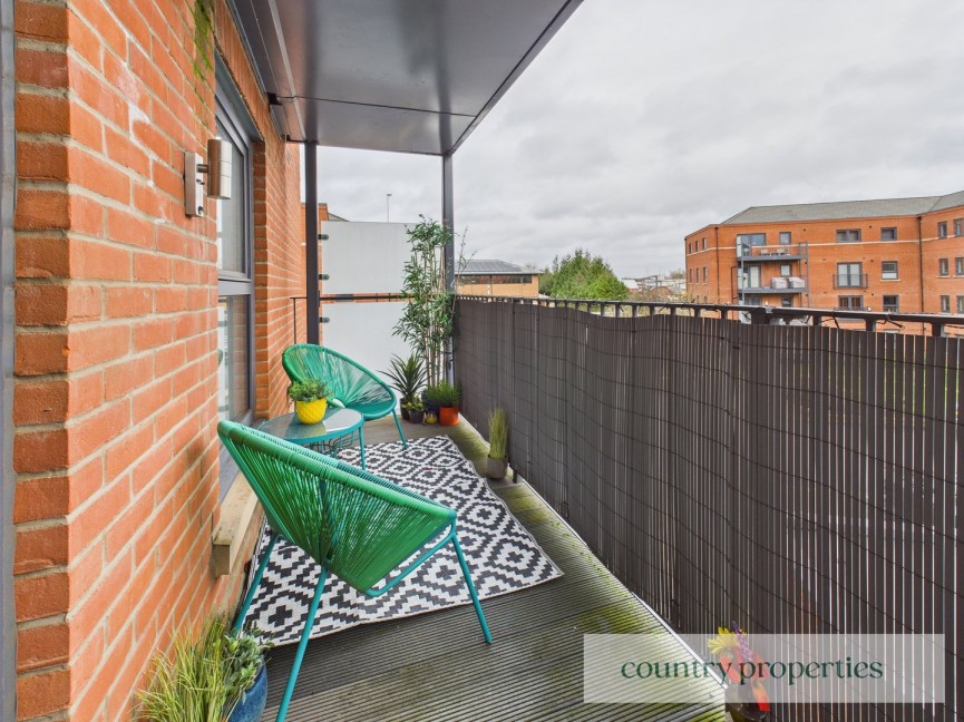 2 bedroom Flat for Sale Bridge Road East, Welwyn Garden City, Hertfordshire