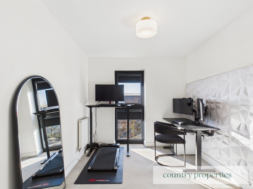 2 bedroom Flat for Sale Bessemer Road, Welwyn Garden City, Hertfordshire