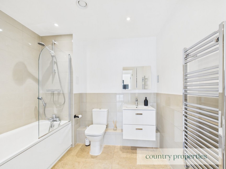 2 bedroom Flat for Sale Bessemer Road, Welwyn Garden City, Hertfordshire