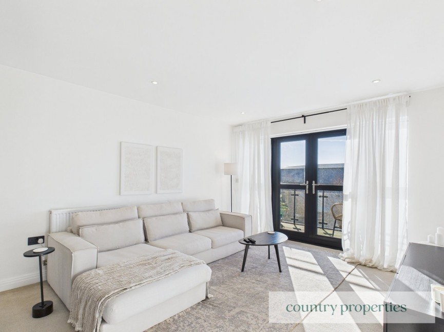 2 bedroom Flat for Sale Bessemer Road, Welwyn Garden City, Hertfordshire