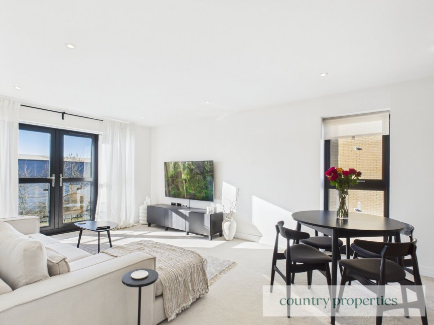 2 bedroom Flat for Sale Bessemer Road, Welwyn Garden City, Hertfordshire