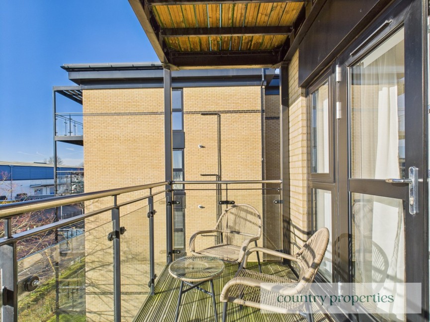 2 bedroom Flat for Sale Bessemer Road, Welwyn Garden City, Hertfordshire