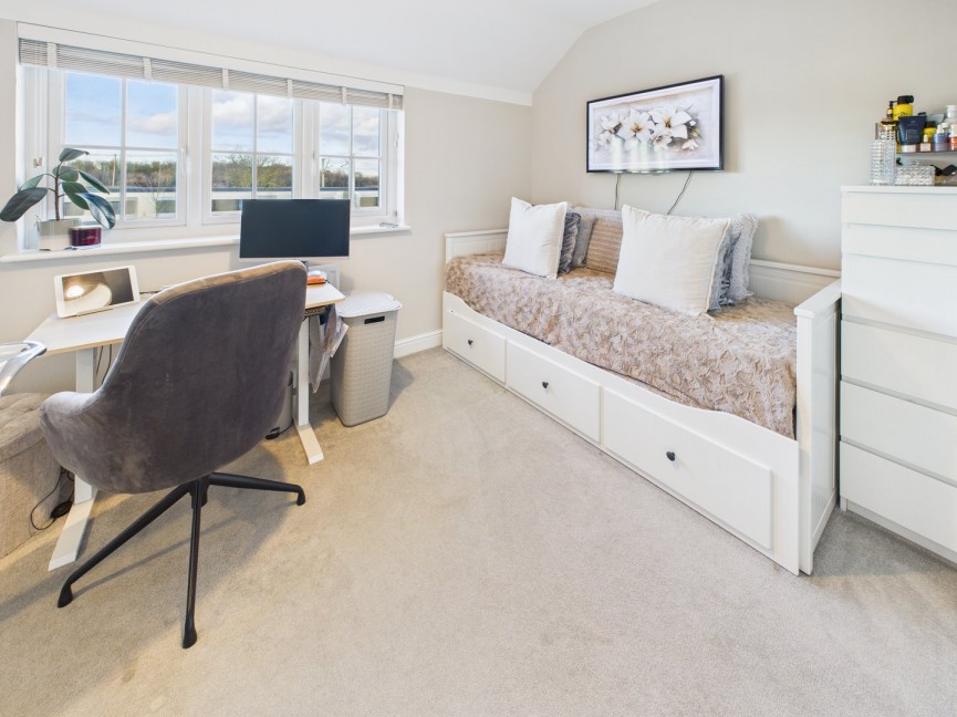 2 bedroom House for Sale Orpington Road, Royston, Hertfordshire