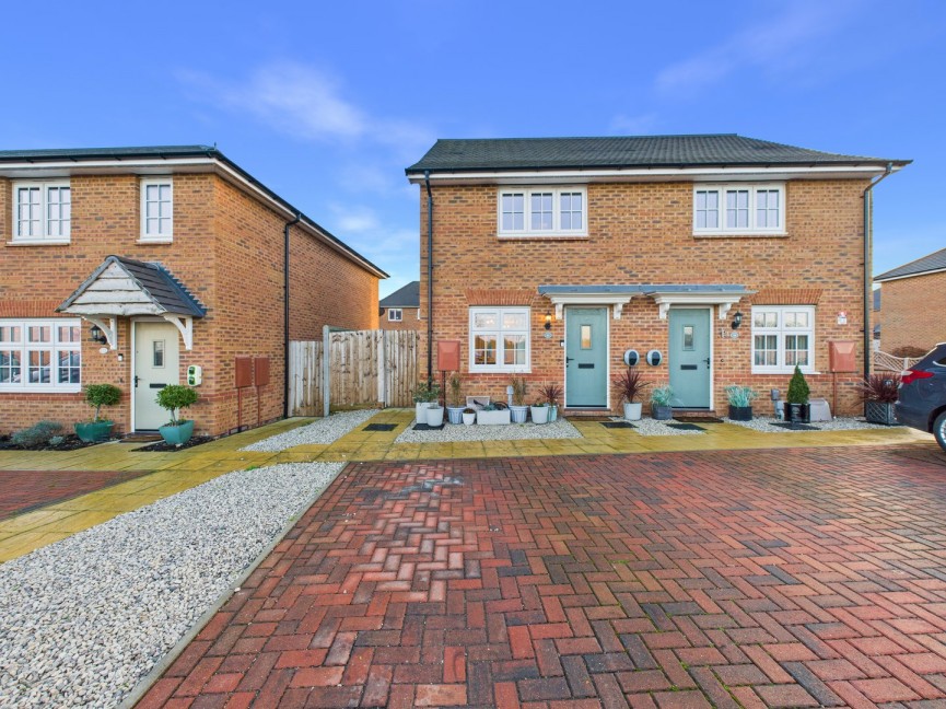 2 bedroom House for Sale Orpington Road, Royston, Hertfordshire