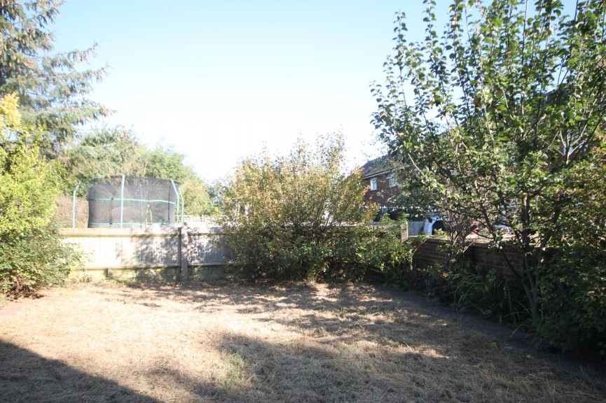 3 bedroom House for Letting Tedder Avenue, Henlow, Bedfordshire