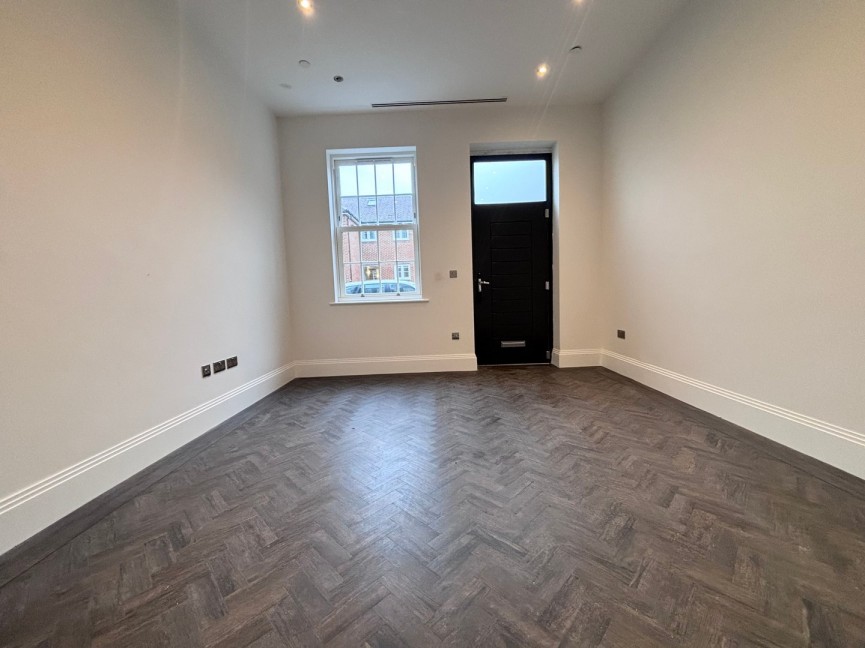 0 bedroom Flat for Letting Station Road, Letchworth Garden City, Hertfordshire