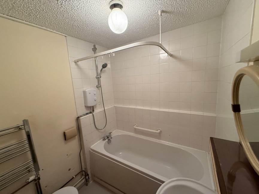 2 bedroom Flat for Letting High Street, Flitwick, Bedfordshire