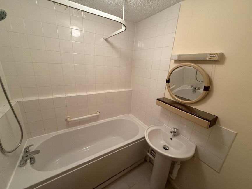 2 bedroom Flat for Letting High Street, Flitwick, Bedfordshire