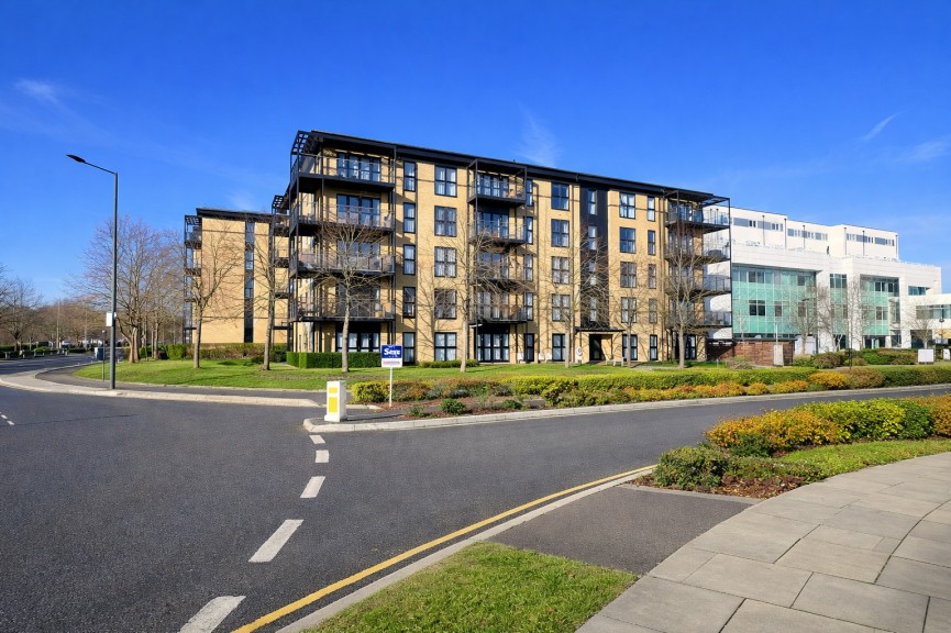 2 bedroom Flat for Sale Bessemer Road, Welwyn Garden City, Hertfordshire