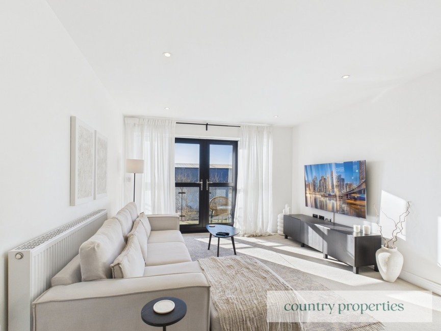 2 bedroom Flat for Sale Bessemer Road, Welwyn Garden City, Hertfordshire