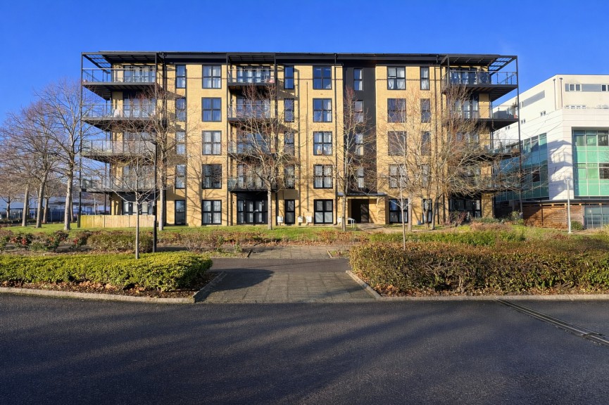2 bedroom Flat for Sale Bessemer Road, Welwyn Garden City, Hertfordshire
