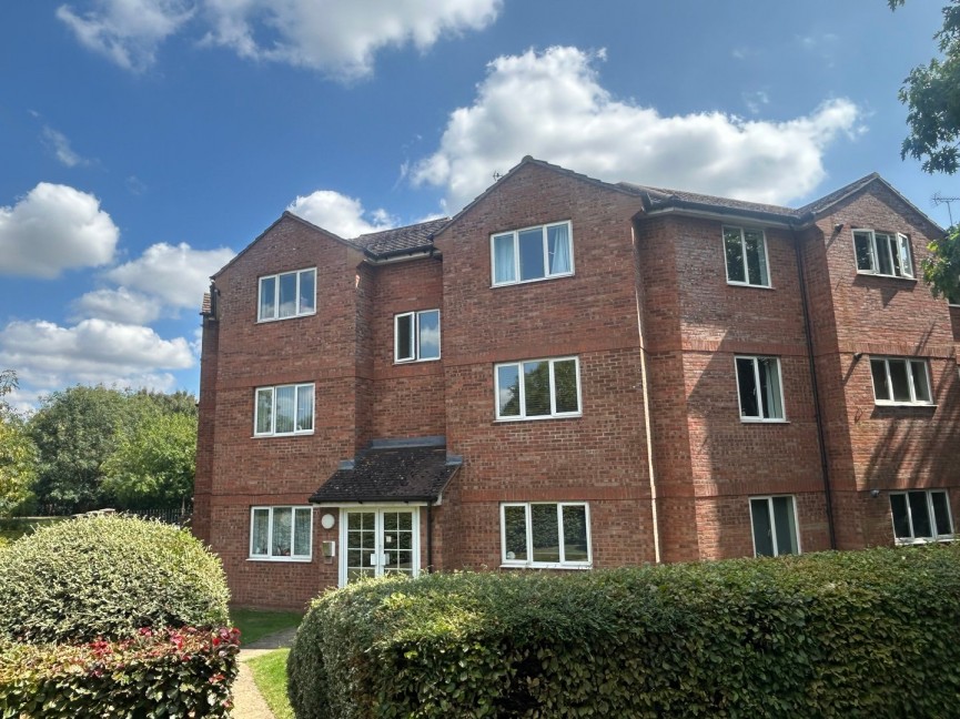 2 bedroom Flat for Letting Heathcroft, Welwyn Garden City, Hertfordshire
