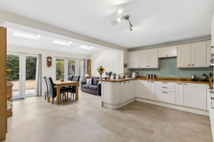 3 bedroom House for Sale Ruskin Lane, Hitchin, Hertfordshire