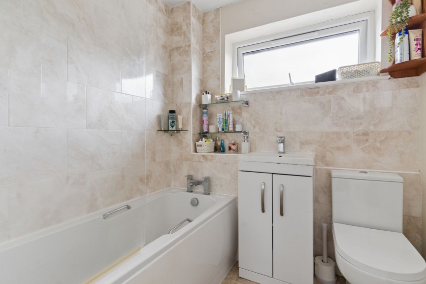 3 bedroom House for Sale Ruskin Lane, Hitchin, Hertfordshire