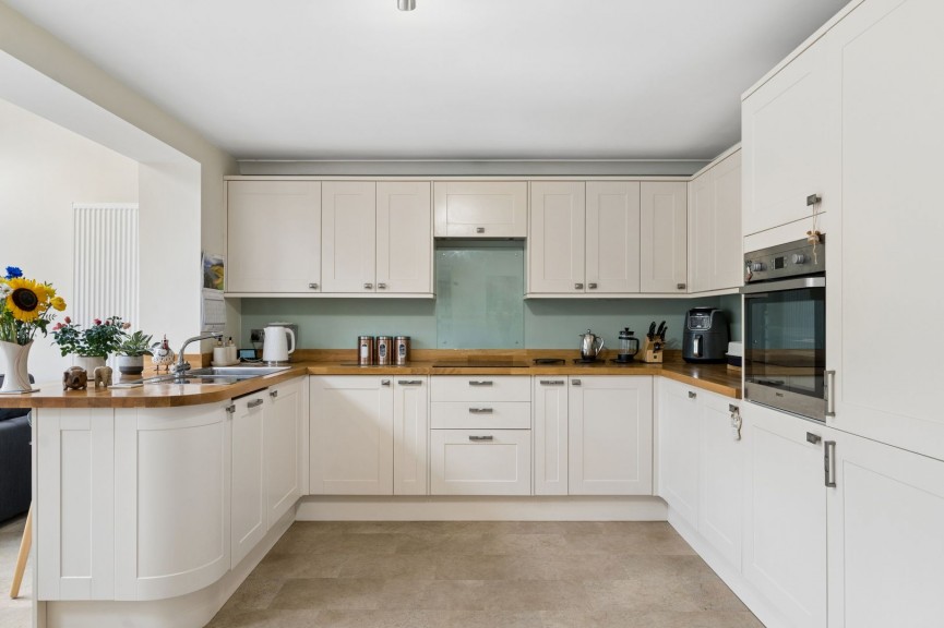 3 bedroom House for Sale Ruskin Lane, Hitchin, Hertfordshire