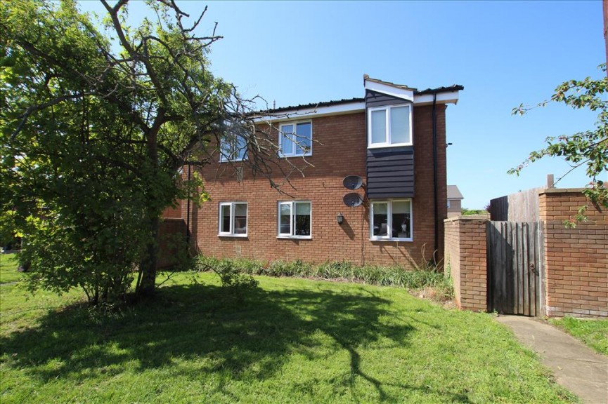 3 bedroom Flat for Letting Kitelands Road, Biggleswade, Bedfordshire