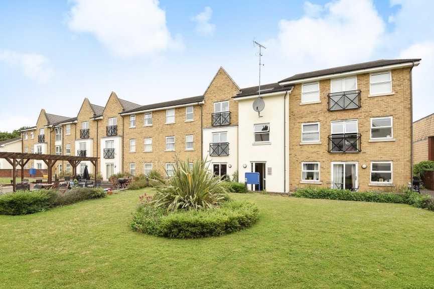 2 bedroom Flat for Sale Walsworth Road, 65 Walsworth Road, HITCHIN, Hertfordshire