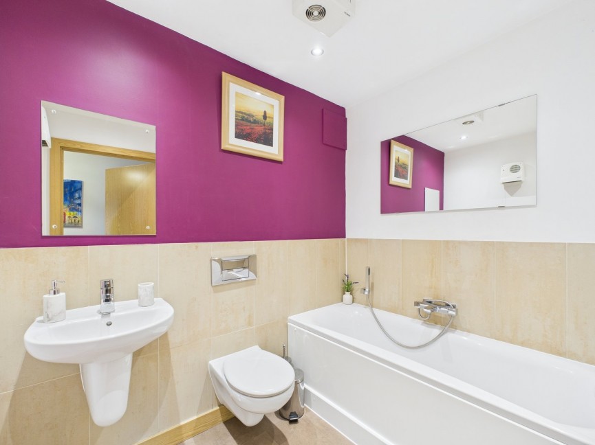 2 bedroom Flat for Sale Walsworth Road, 65 Walsworth Road, HITCHIN, Hertfordshire