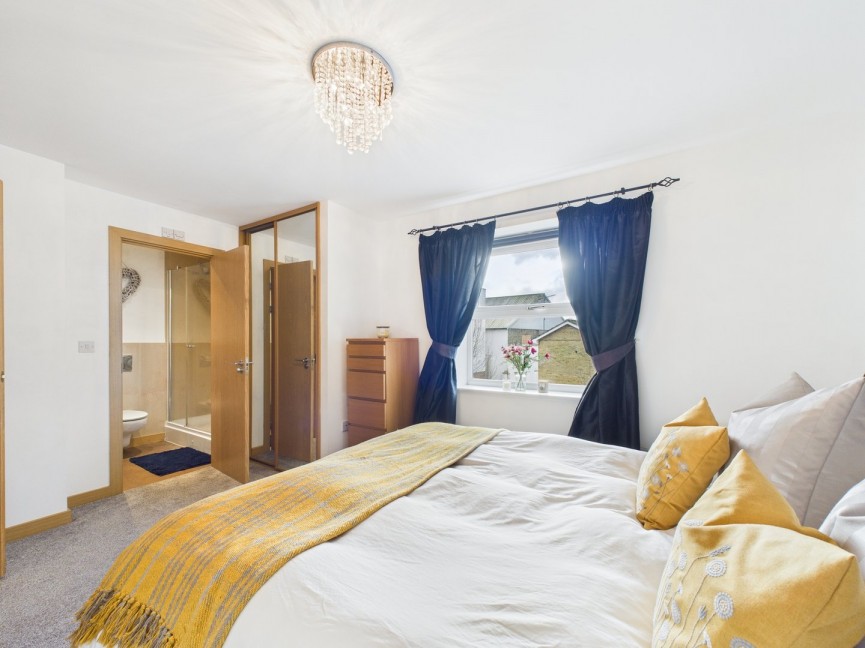 2 bedroom Flat for Sale Walsworth Road, 65 Walsworth Road, HITCHIN, Hertfordshire