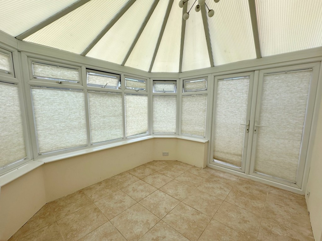 Thistle Drive, Hatfield, Herts