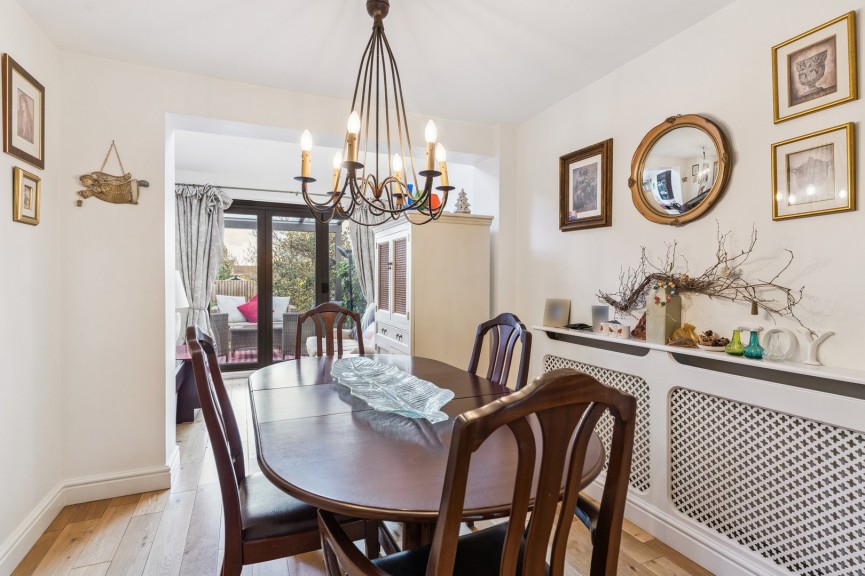 3 bedroom House for Sale Halsey Drive, Hitchin, Hertfordshire