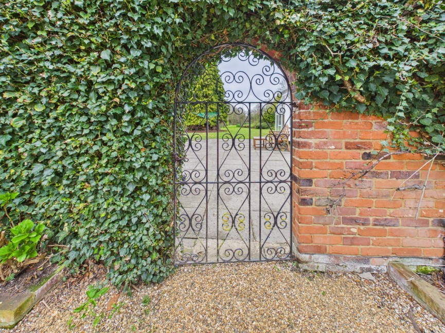 4 bedroom House for Sale Guilden Morden, Royston, Cambridgeshire