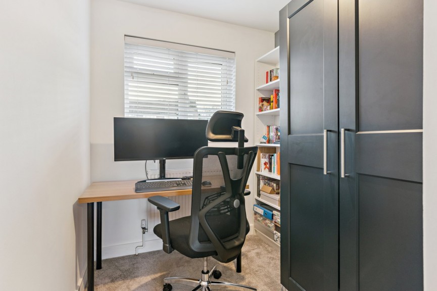 3 bedroom House for Sale Browning Drive, Hitchin, Hertfordshire