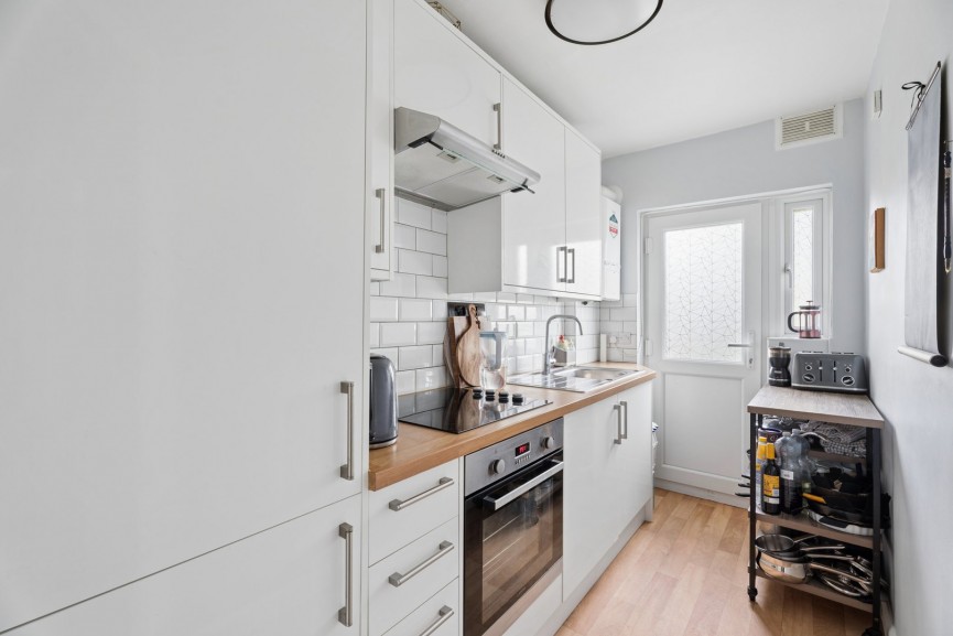 2 bedroom Flat for Sale Garrison Court, Hitchin, Hertfordshire