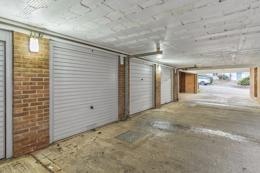 2 bedroom Flat for Sale Whitwell, Hitchin, Hertfordshire