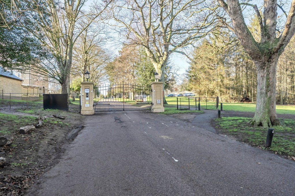 Kingsley Avenue, Fairfield Park, Bedfordshire