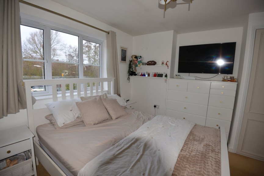 4 bedroom House for Letting Priory Gate, Shefford, Bedfordshire