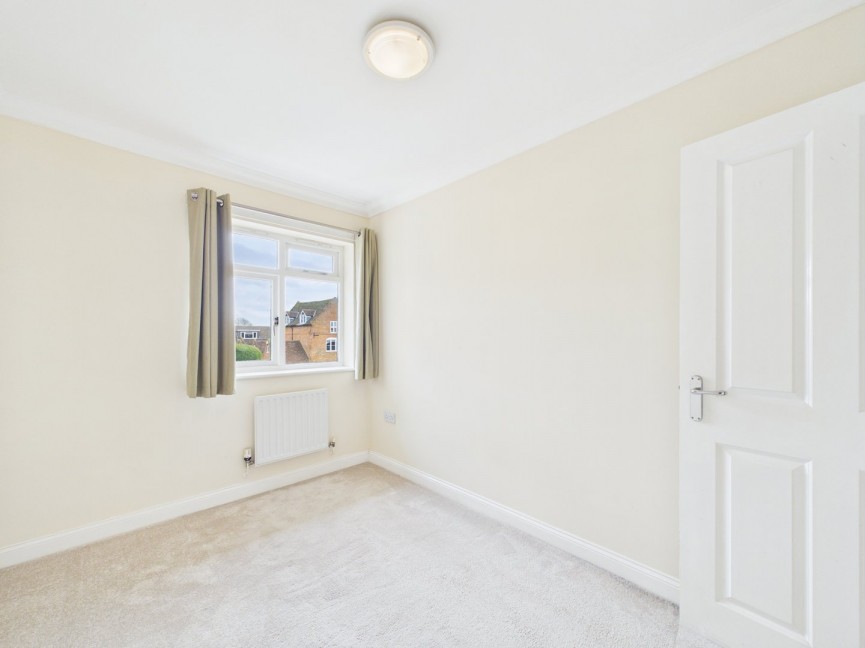 2 bedroom Flat for Sale Stevenage Road, Hitchin, Hertfordshire