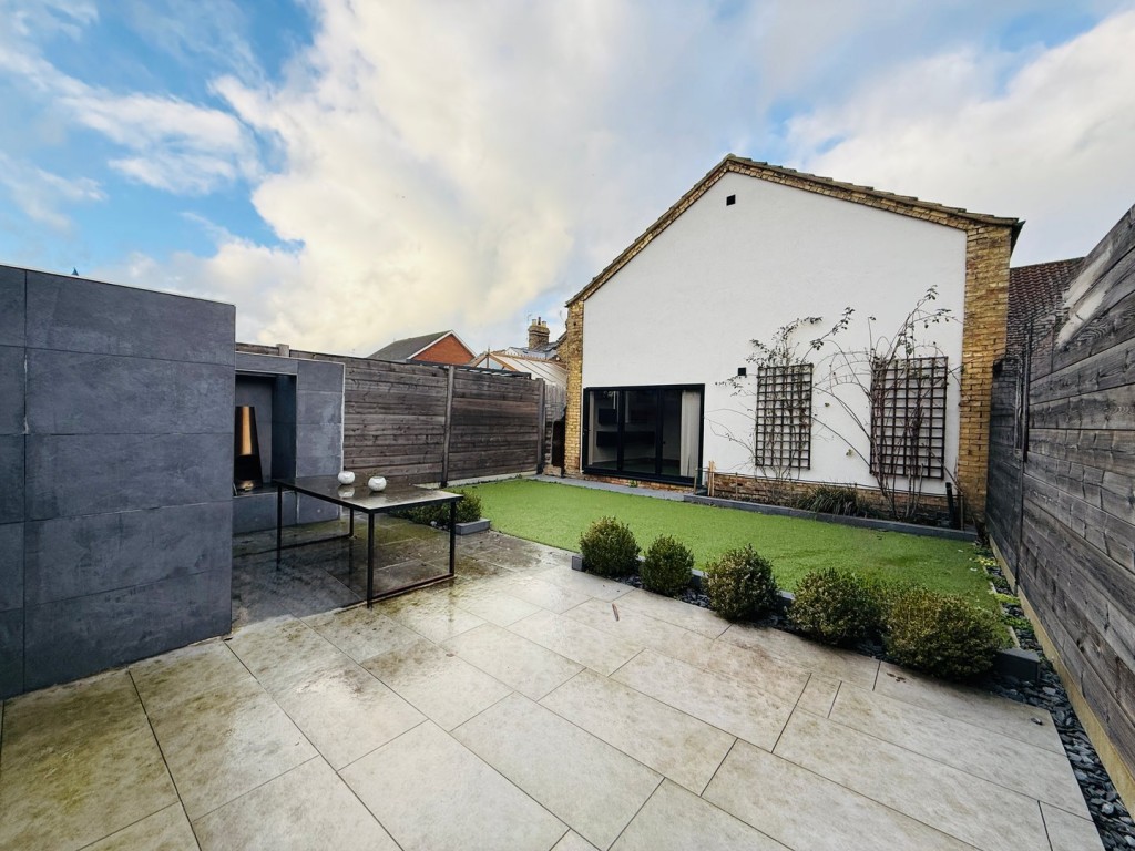 High Street, Westoning, Beds