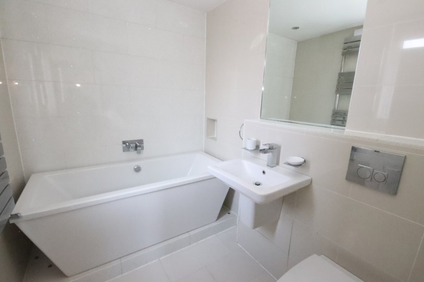 3 bedroom House for Letting High Street, Westoning, Beds