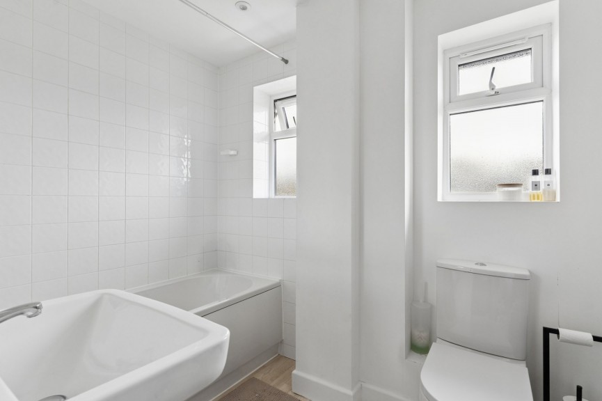 3 bedroom House for Sale Halsey Drive, Hitchin, Hertfordshire