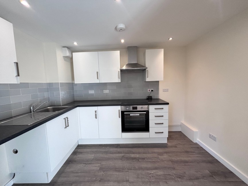 2 bedroom Flat for Letting Lawns Court, Royston, Hertfordshire