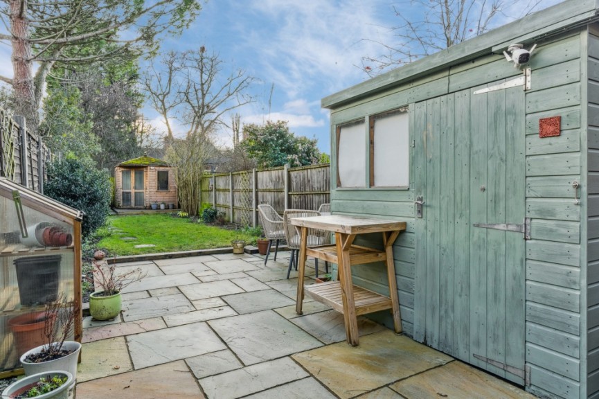 2 bedroom House for Sale Trevor Road, Hitchin, Hertfordshire