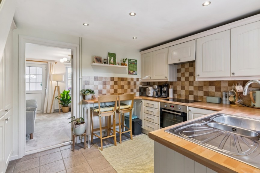 2 bedroom House for Sale Trevor Road, Hitchin, Hertfordshire