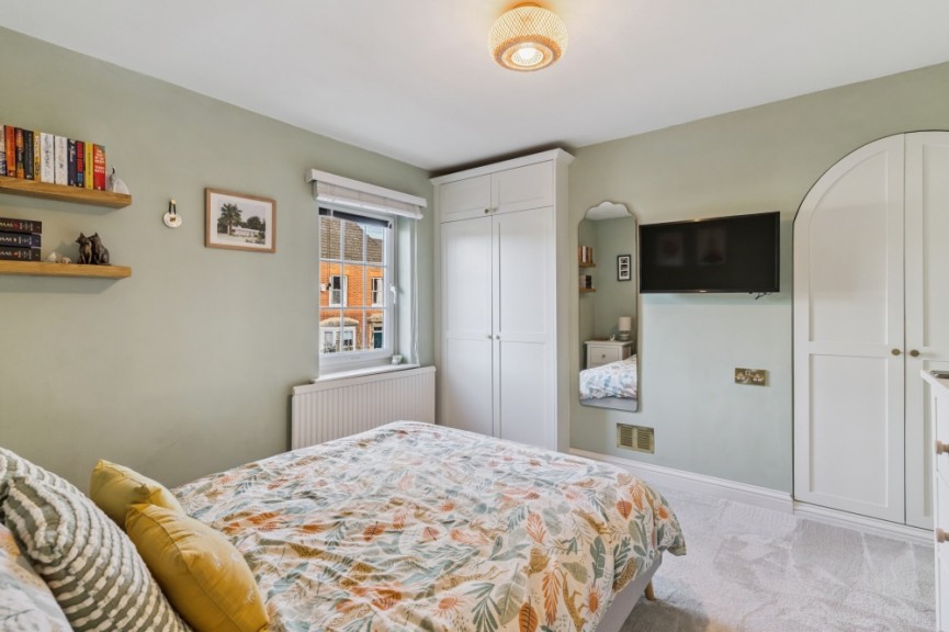 2 bedroom House for Sale Trevor Road, Hitchin, Hertfordshire