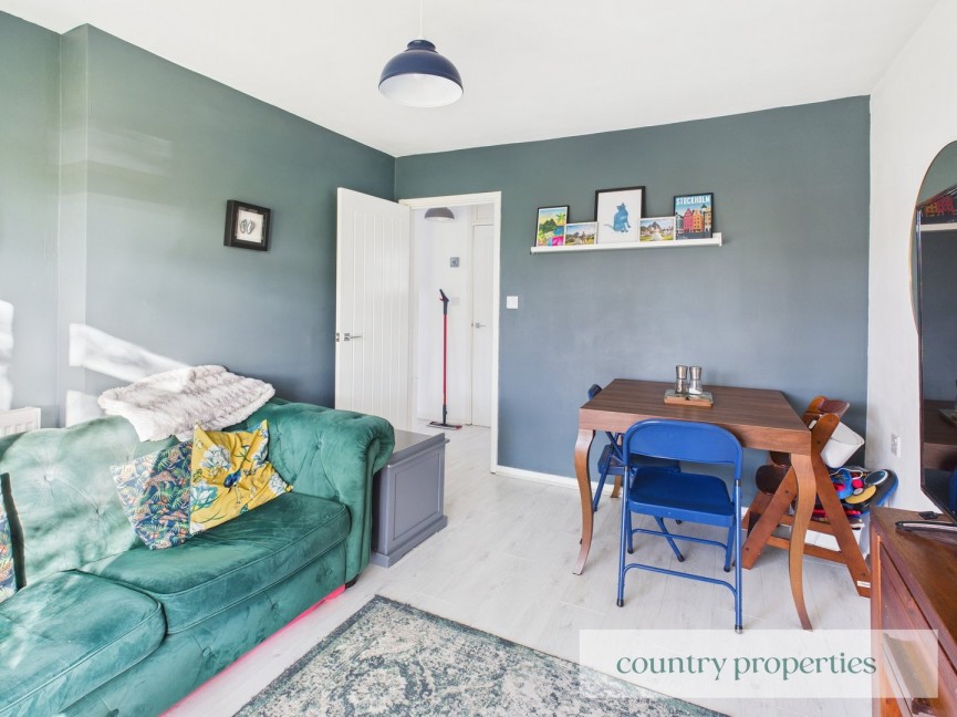 2 bedroom Flat for Sale Hedgebrooms, Welwyn Garden City, Hertfordshire