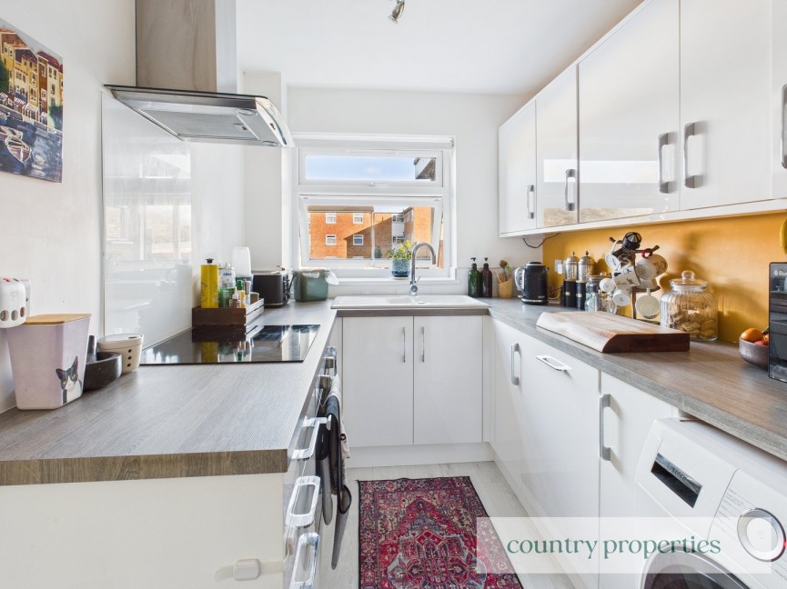 2 bedroom Flat for Sale Hedgebrooms, Welwyn Garden City, Hertfordshire