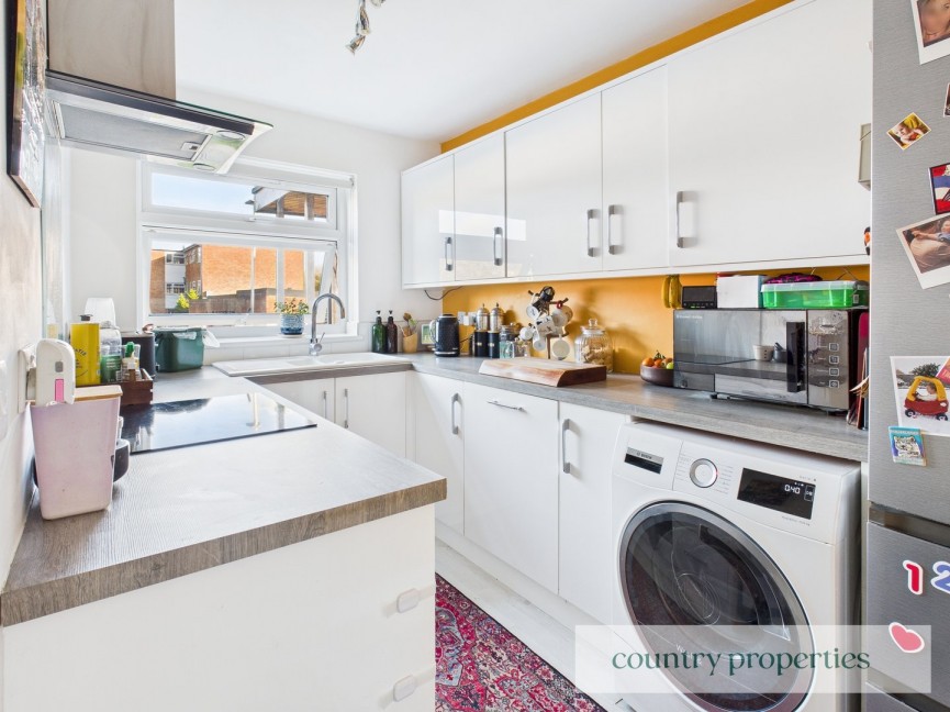 2 bedroom Flat for Sale Hedgebrooms, Welwyn Garden City, Hertfordshire