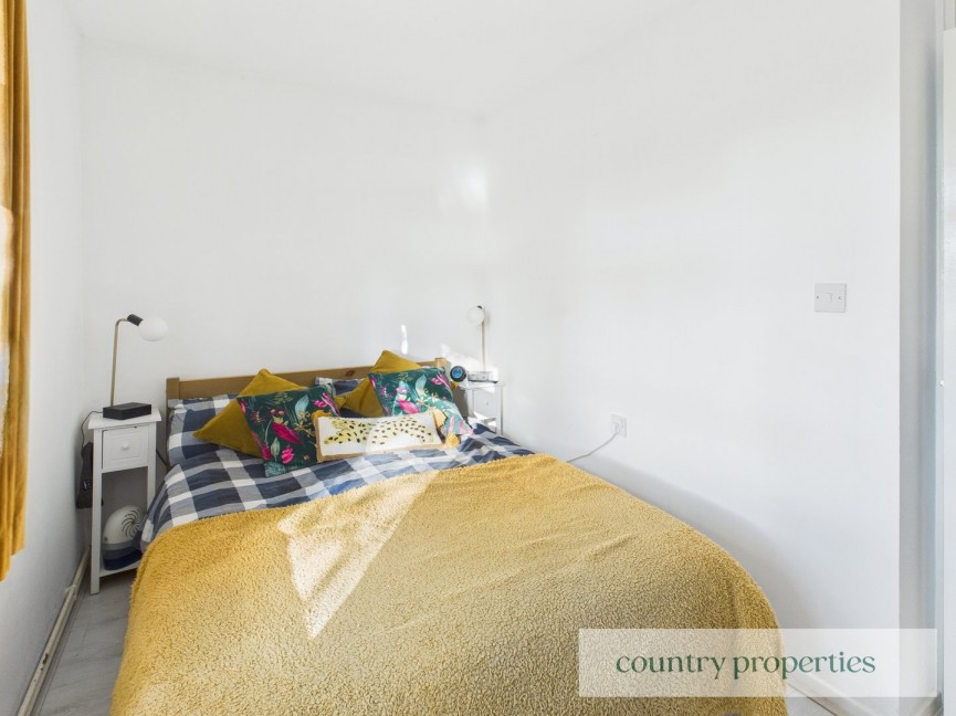 2 bedroom Flat for Sale Hedgebrooms, Welwyn Garden City, Hertfordshire